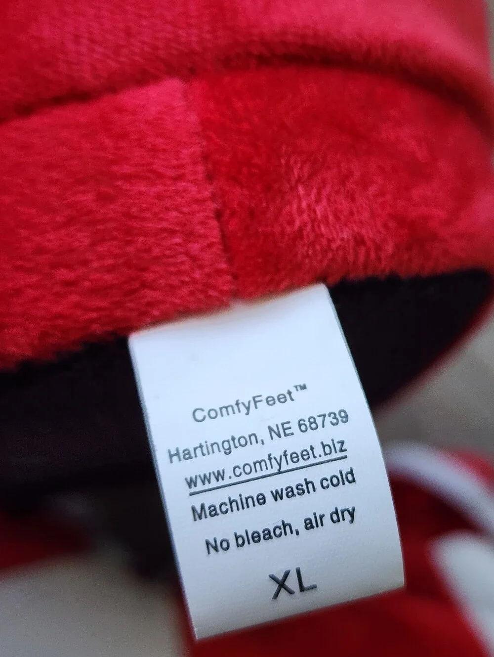 New Wisconsin Red & White Plush Slipper Sneakers Size XL